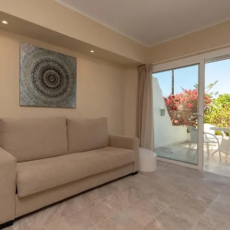 Altamira 73 - One Bed شقة *